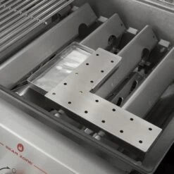 Genesis SE-EPX-335-smart Gasbarbecue -BBQ Accessoires Verkoop E325S Smoke Box 9MM Closed 1800x1800 1